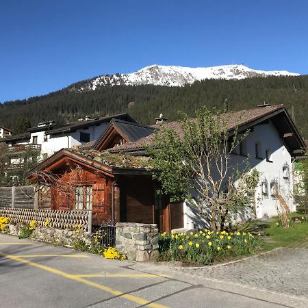 Studio In Klosters Bed and Breakfast Exterior foto